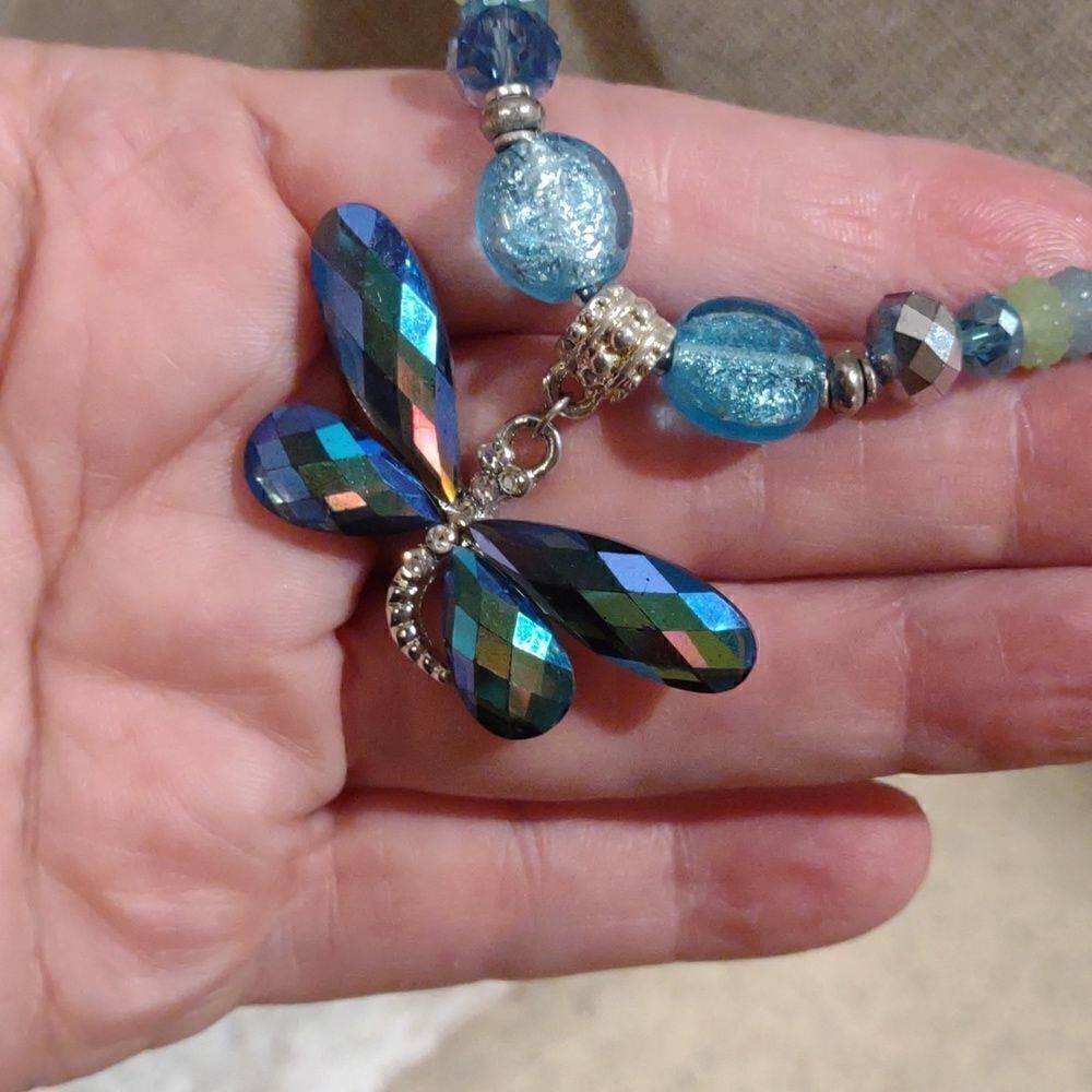 Dragonfly Necklace     B1